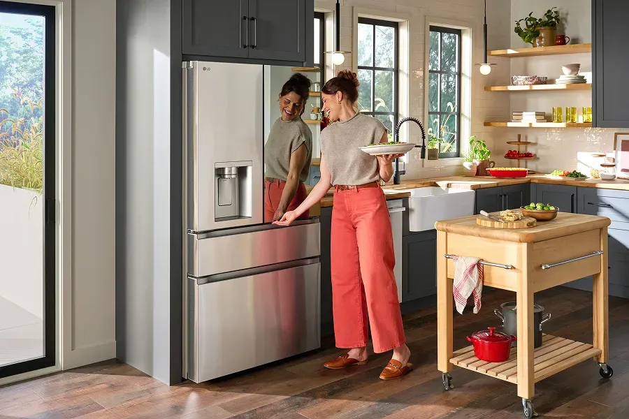 LG-refrigerator-with-smart-features